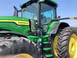 2021 John Deere 8R 340 Image