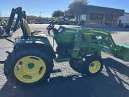 2016 John Deere 3033R Image
