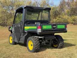 2024 John Deere XUV835M Image