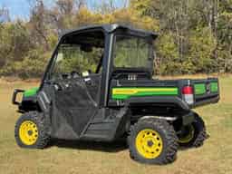 2024 John Deere XUV835M Image