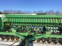 1998 John Deere 1560 Image