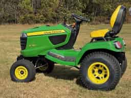2024 John Deere X750 Image