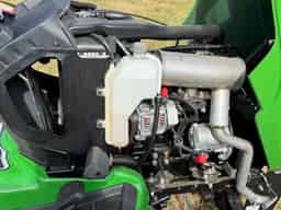 2024 John Deere X750 Image