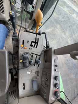 2013 John Deere 6115M Image