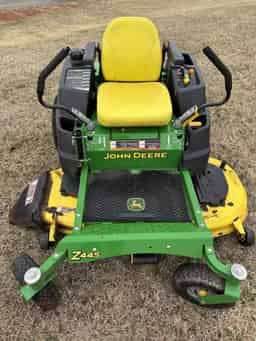 2015 John Deere Z445 Image