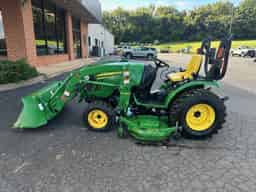 2015 John Deere 2032R Image