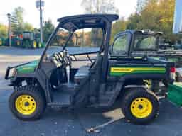 2023 John Deere XUV835M Image