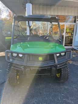 2023 John Deere XUV835M Image
