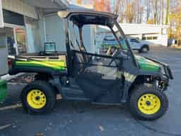 2023 John Deere XUV835M Image