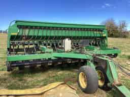 John Deere 1560 Image