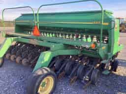 1998 John Deere 1560 Image