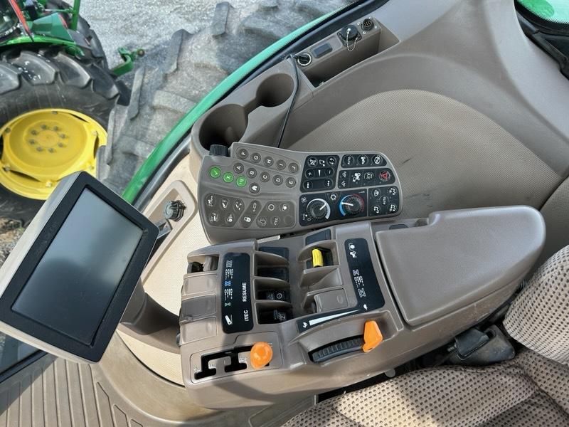 2013 John Deere 8285R Image