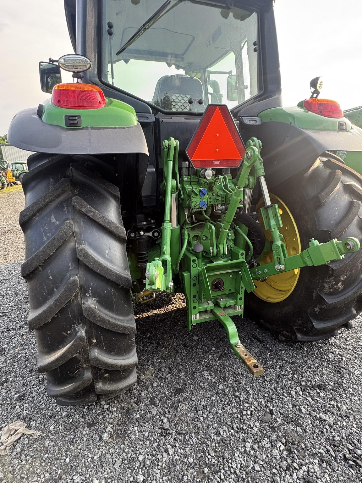 John Deere 6120M Image