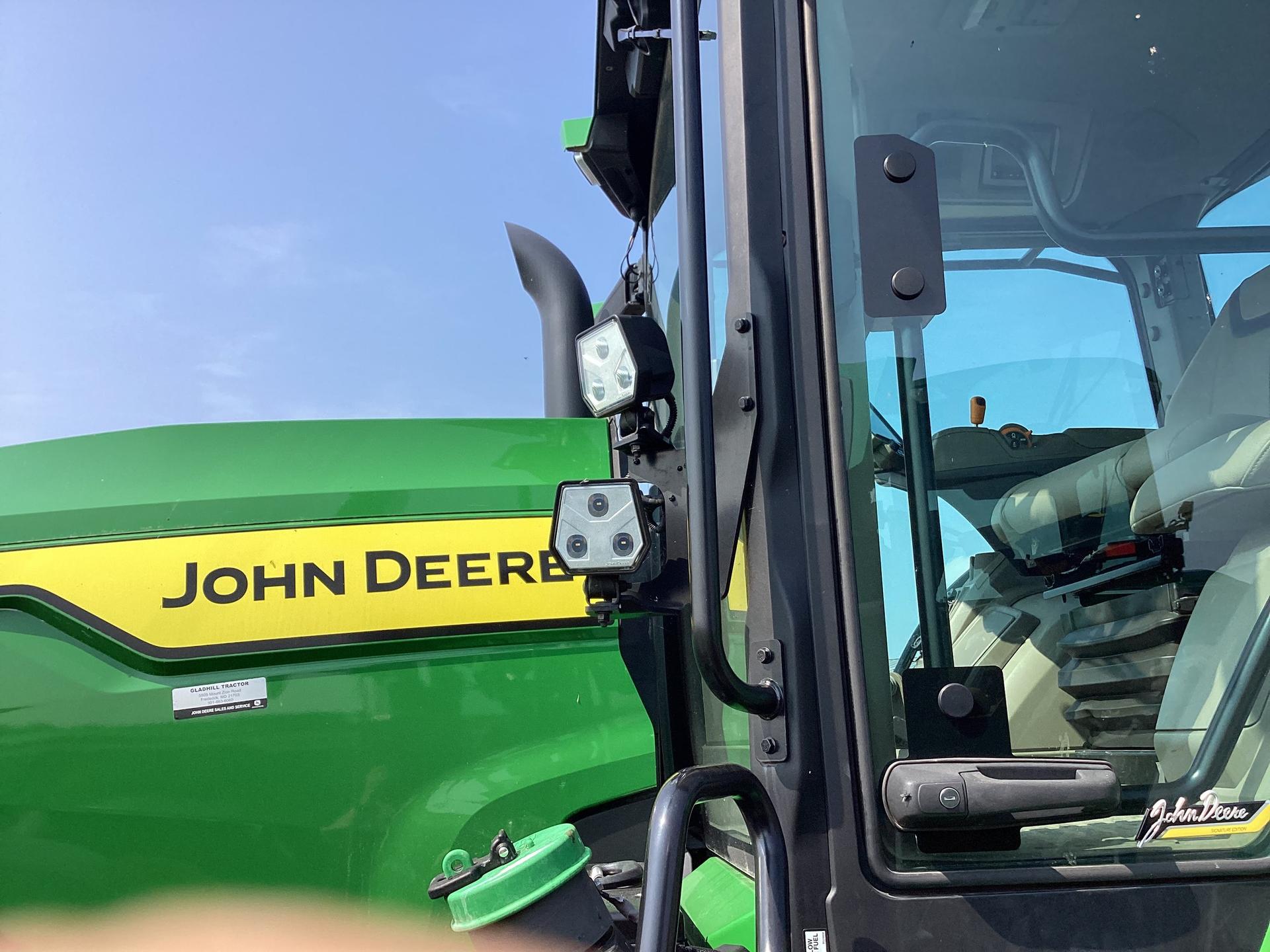 2021 John Deere 8R 340 Image