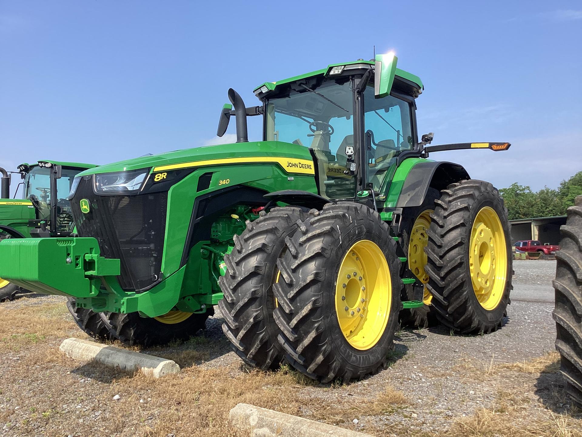 2021 John Deere 8R 340 Image