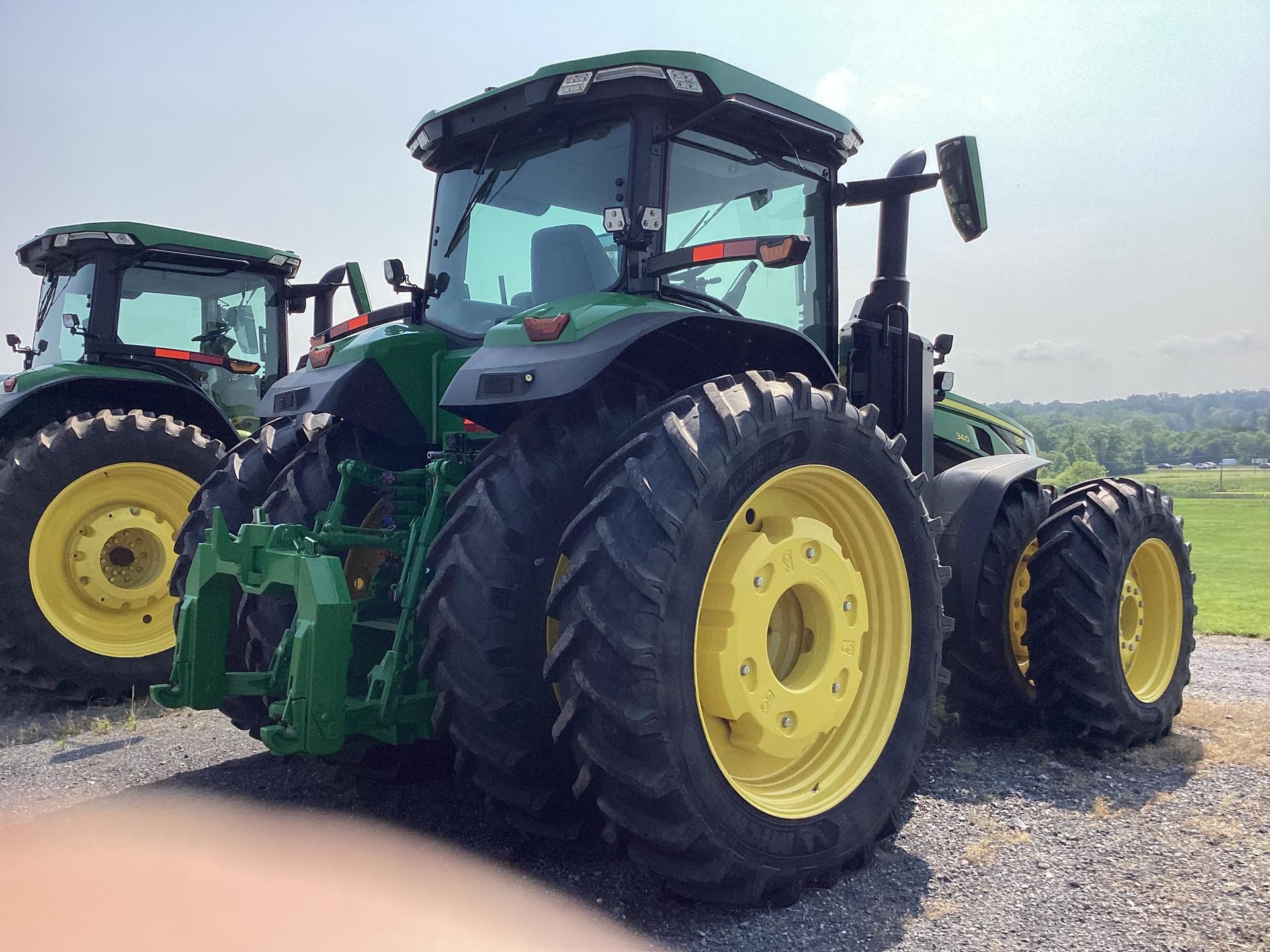 2021 John Deere 8R 340 Image