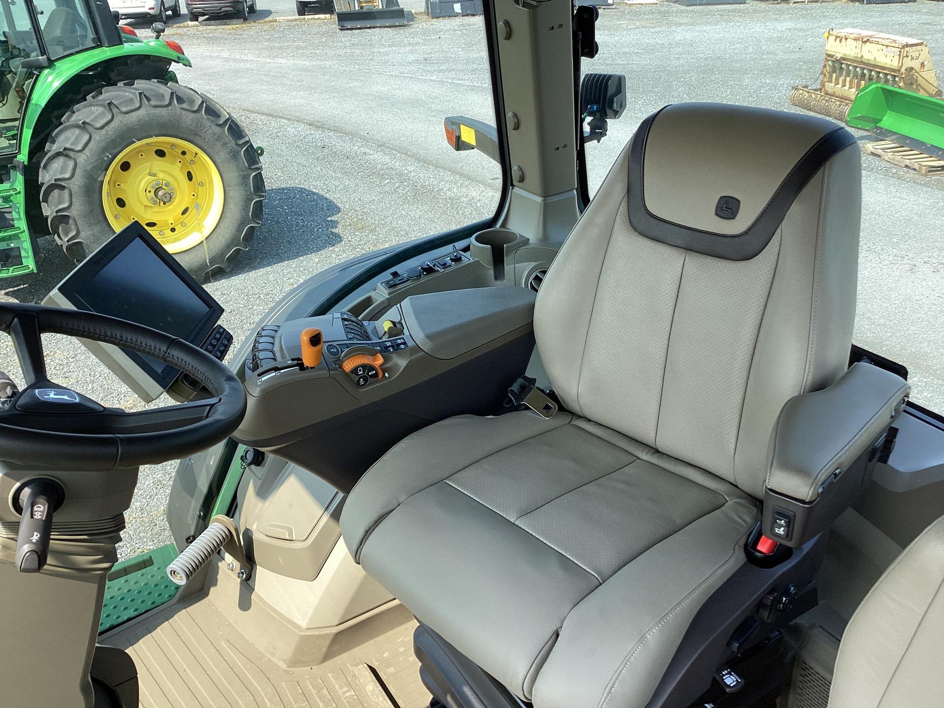 2021 John Deere 8R 340 Image