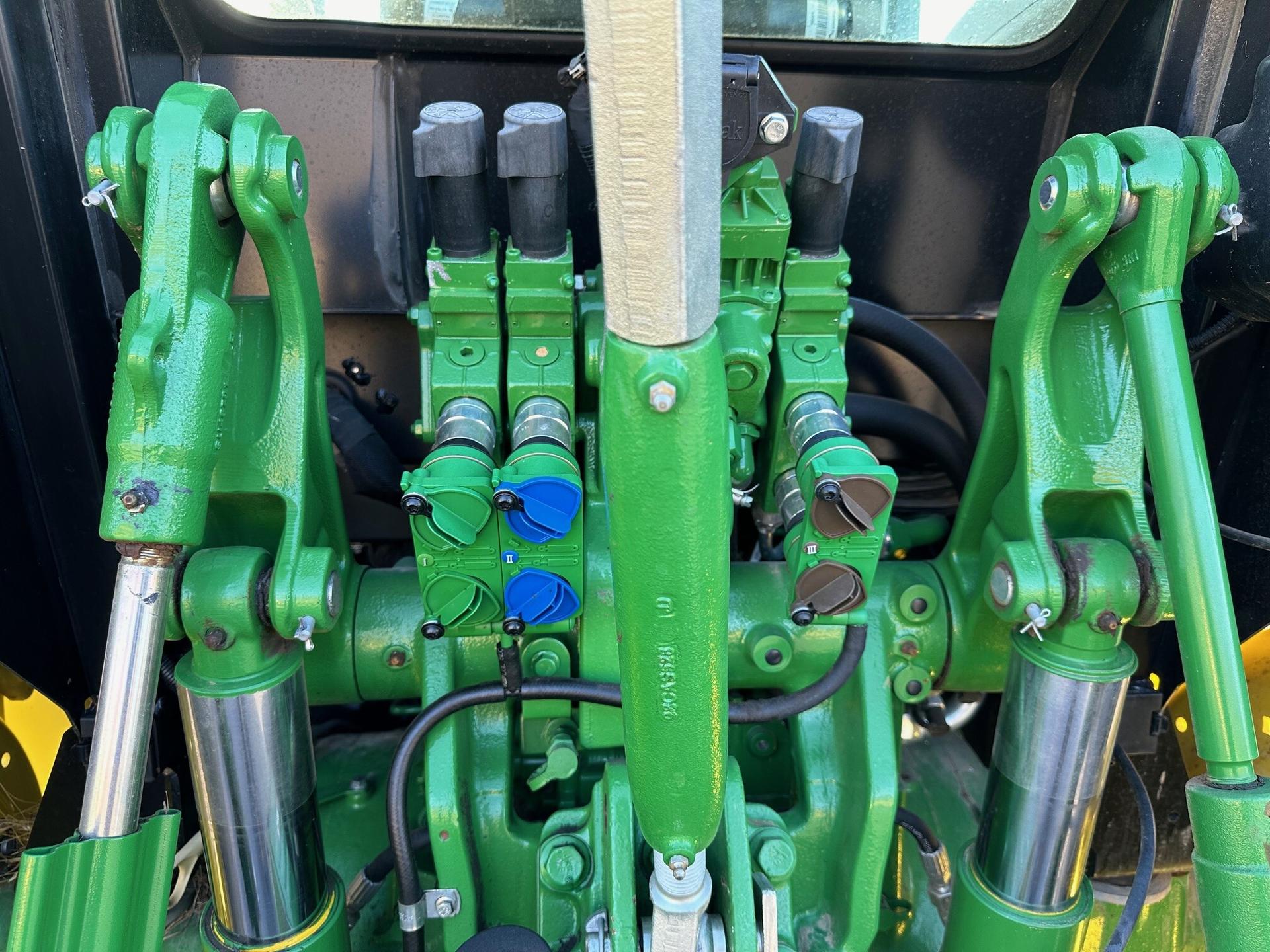 2021 John Deere 5115R Image