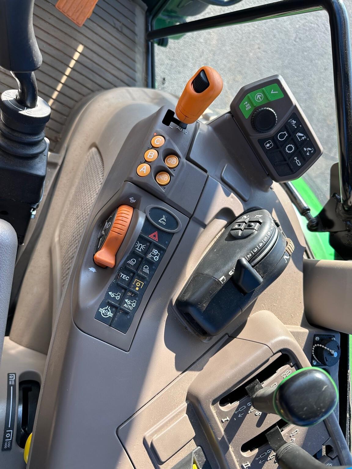2021 John Deere 5115R Image