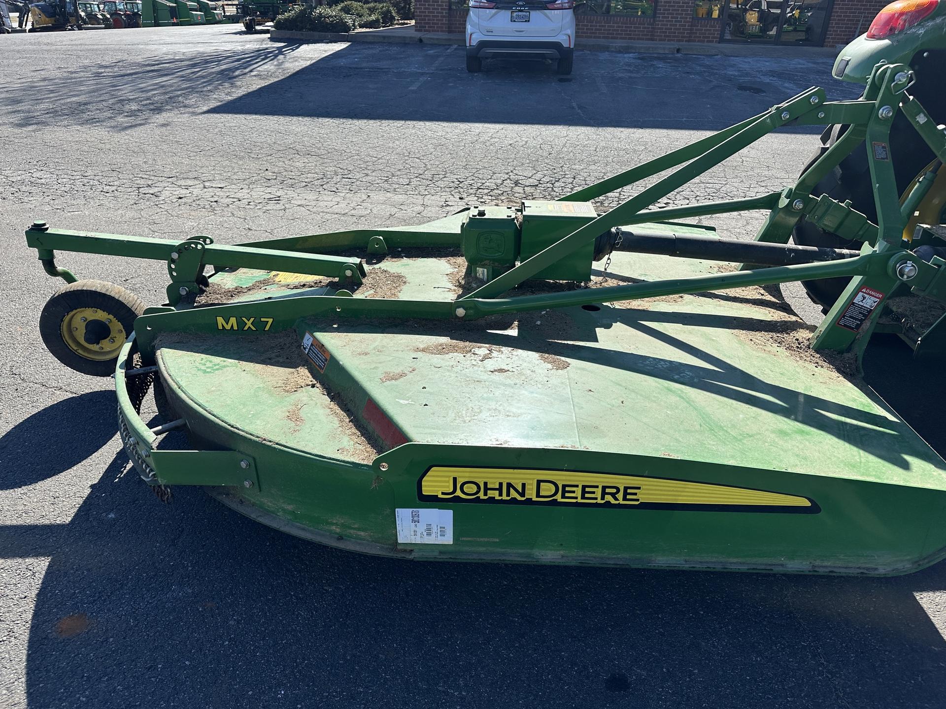 2022 John Deere MX7 Image