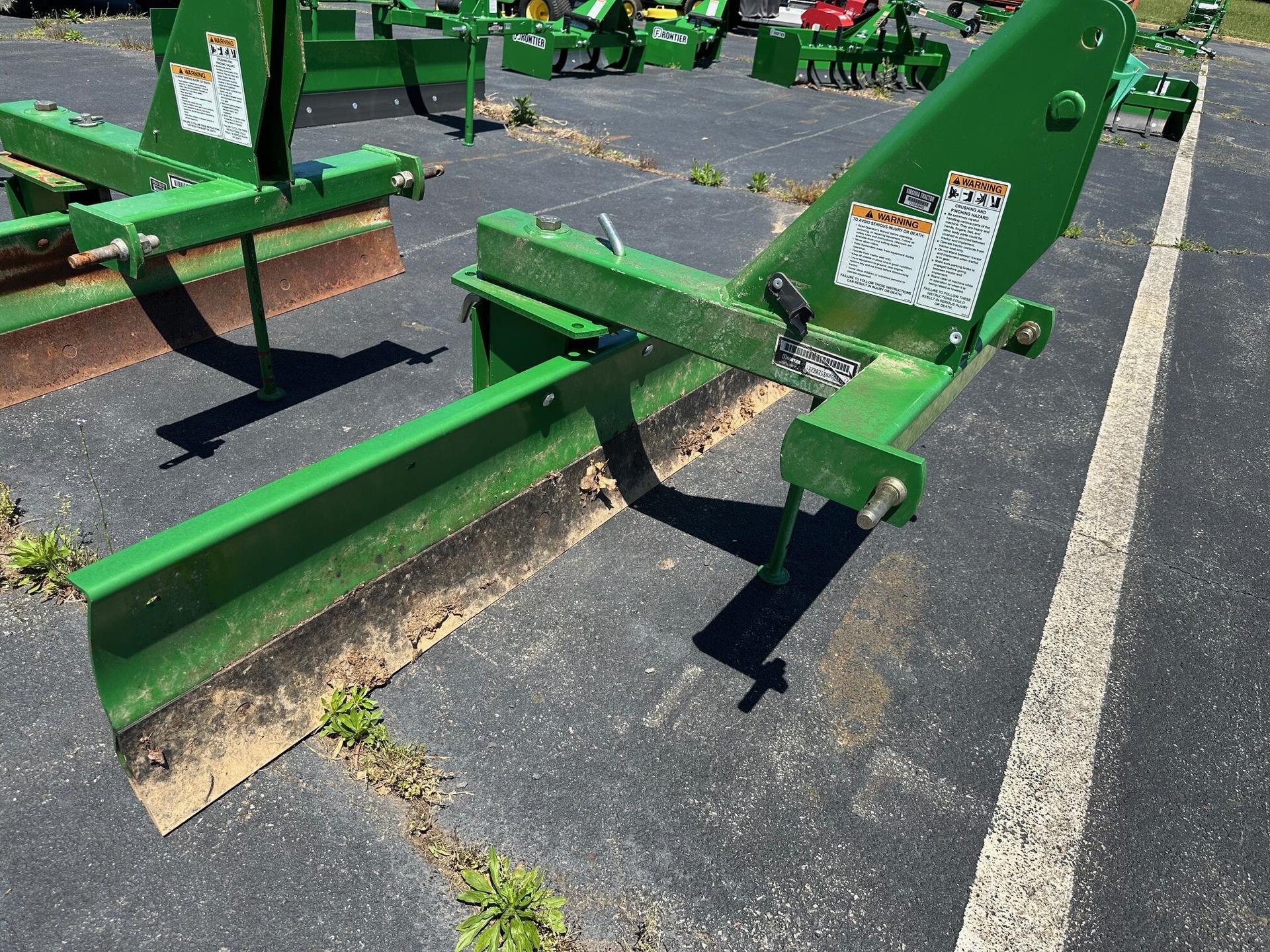 2018 Frontier RB2072 Image