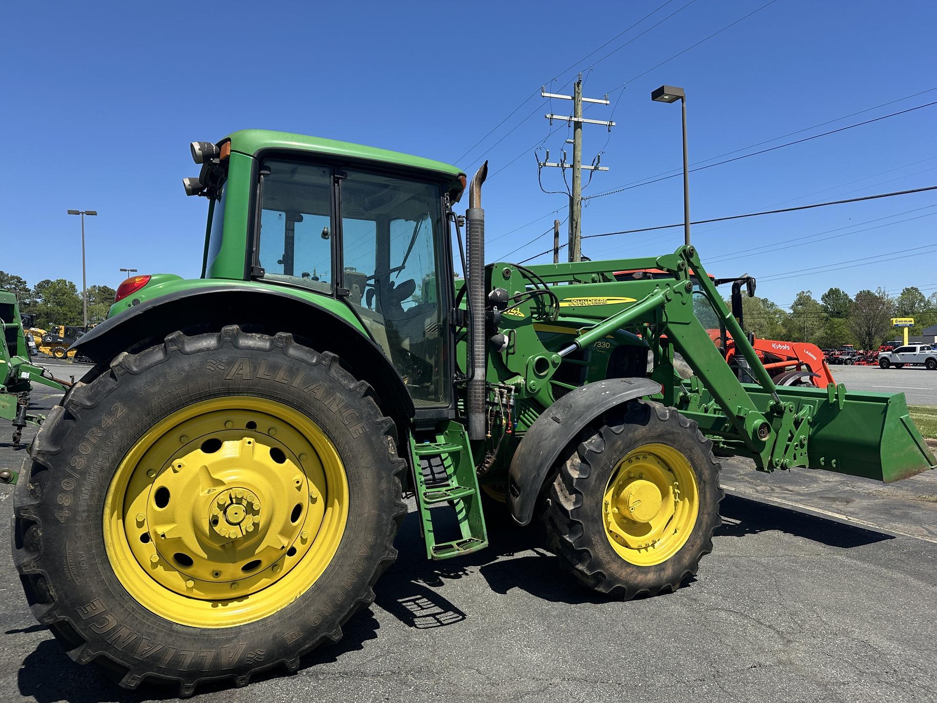 2007 John Deere 7330 Image
