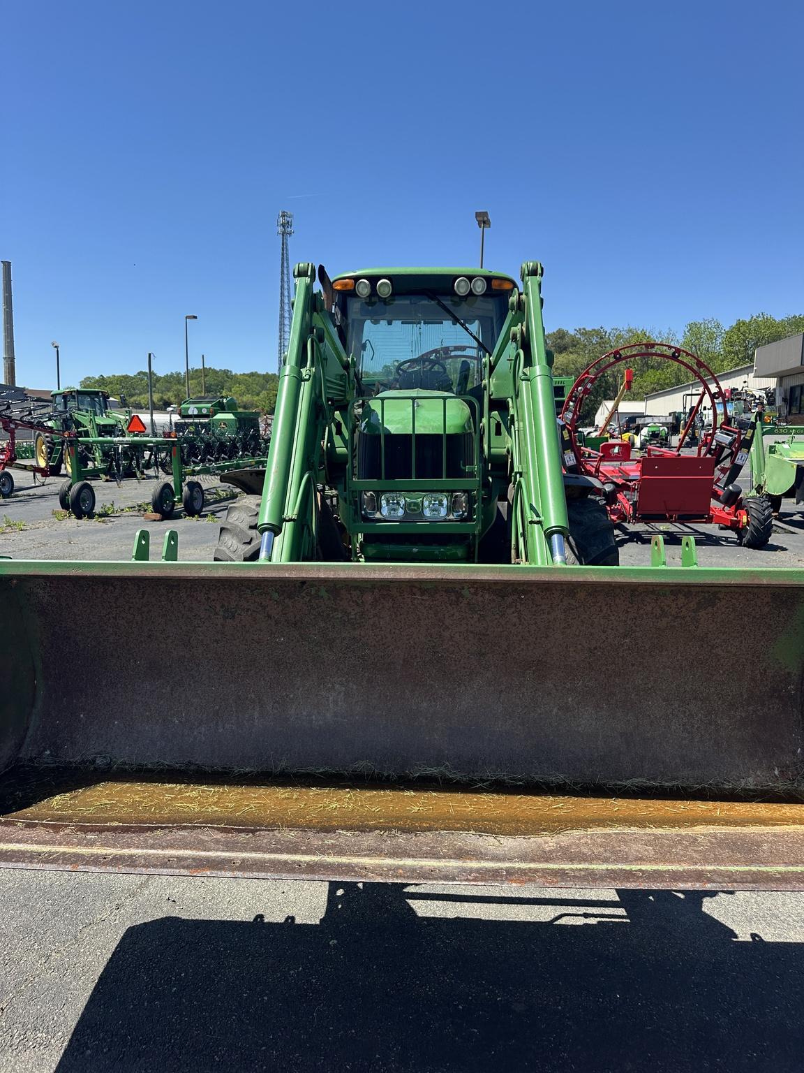 2007 John Deere 7330 Image