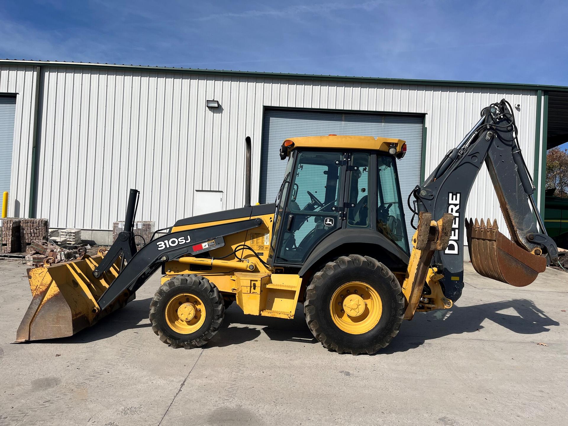 2010 John Deere 310SJ Image