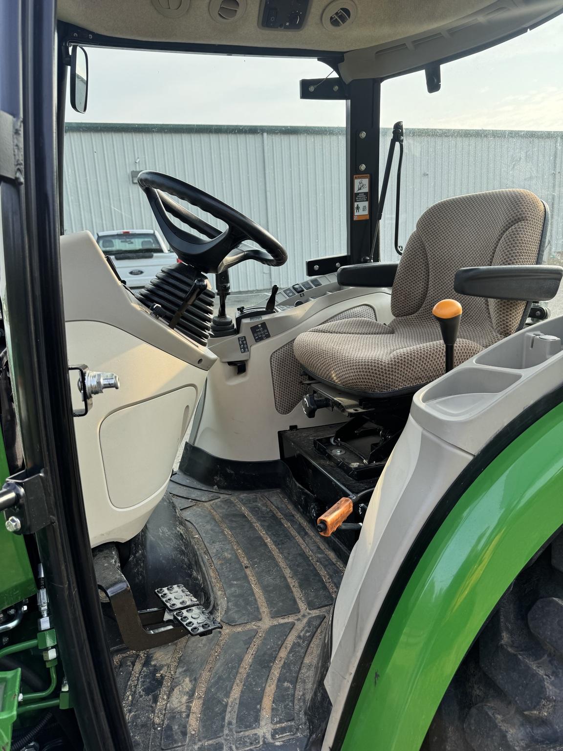 2022 John Deere 4052R Image