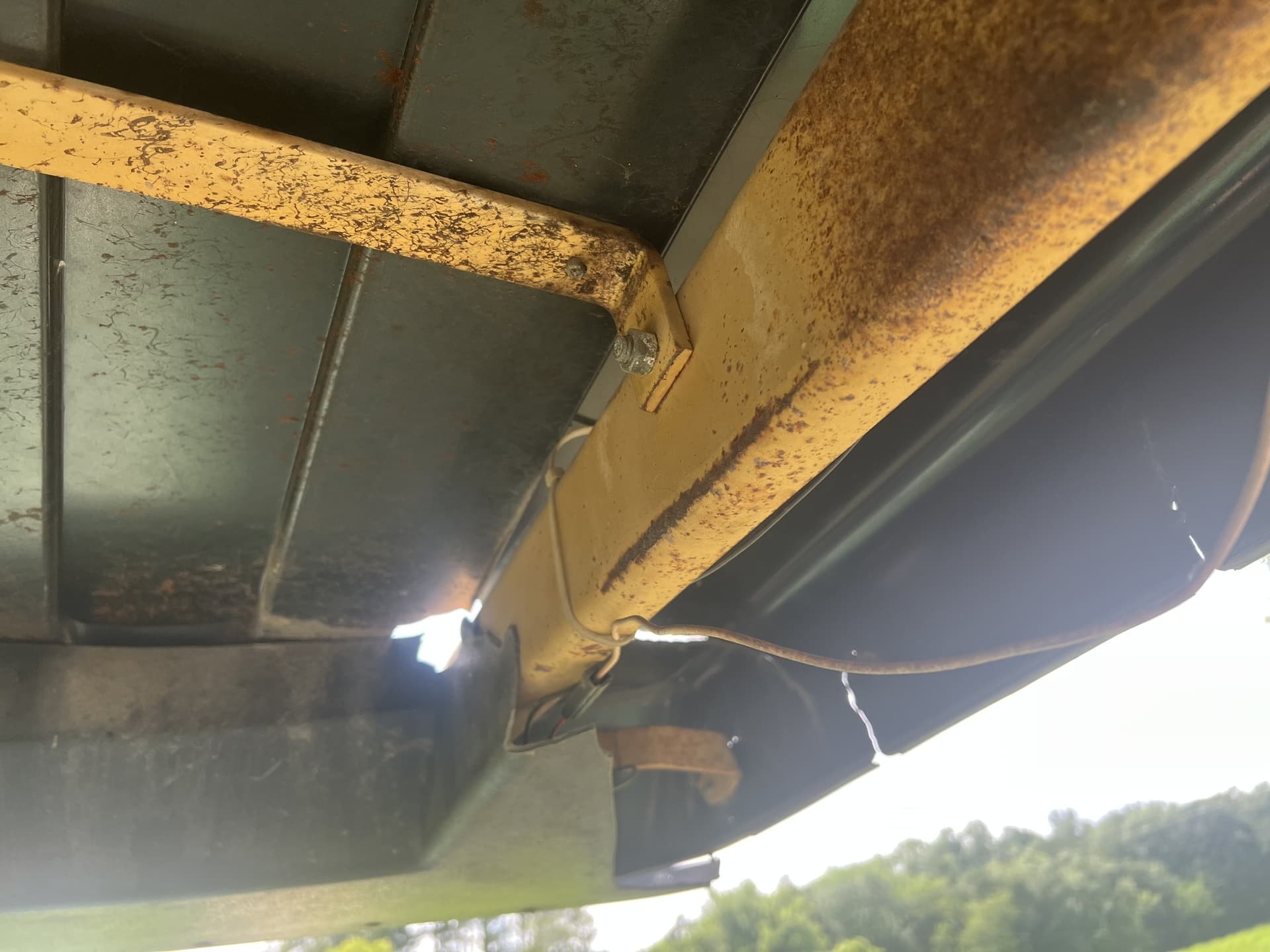 1985 John Deere 2350 Image
