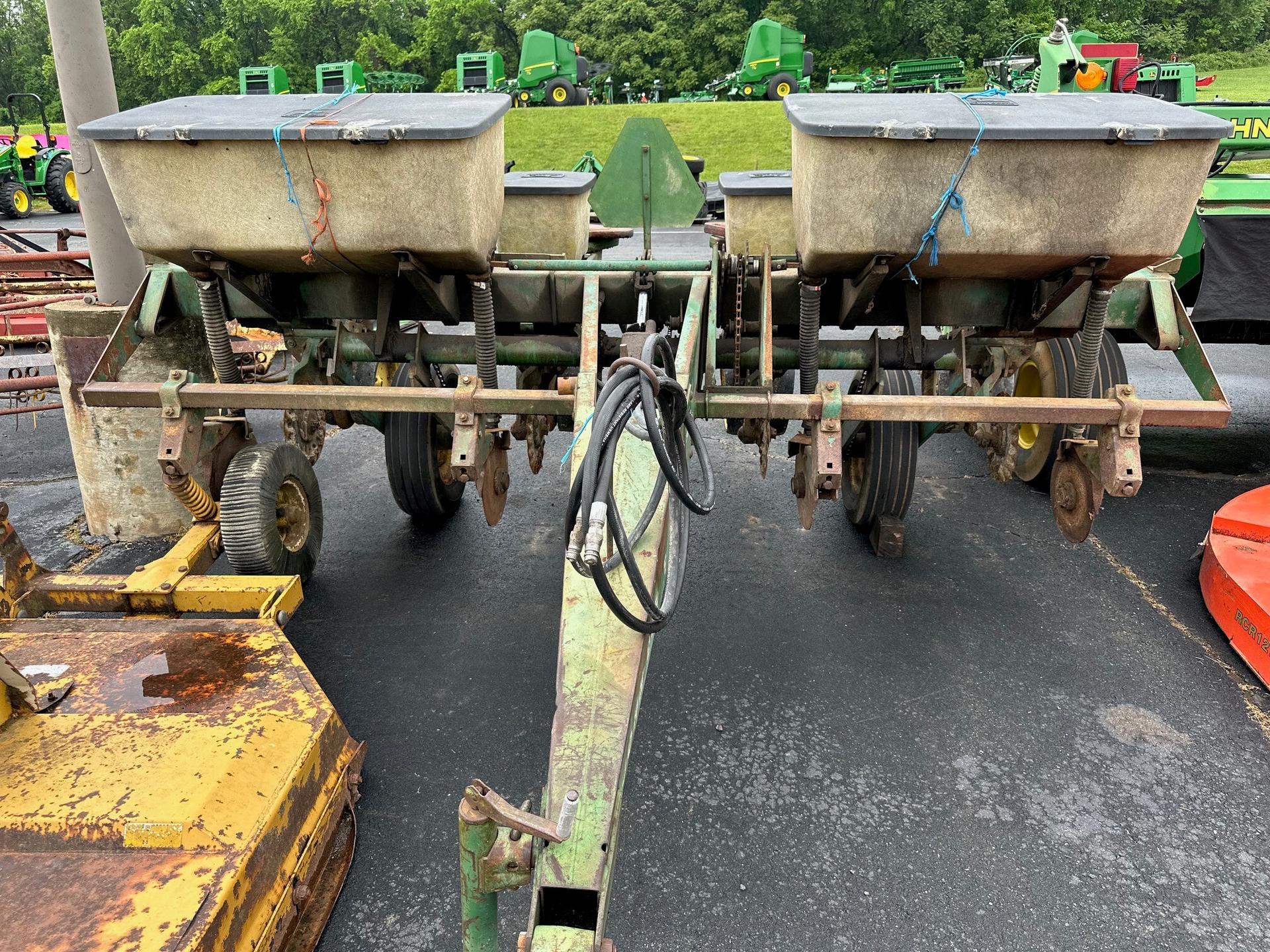 1988 John Deere 7000 Image