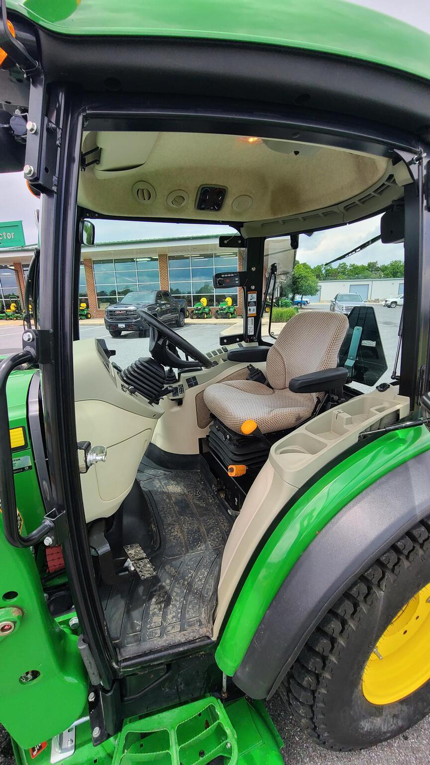 2020 John Deere 3046R Image