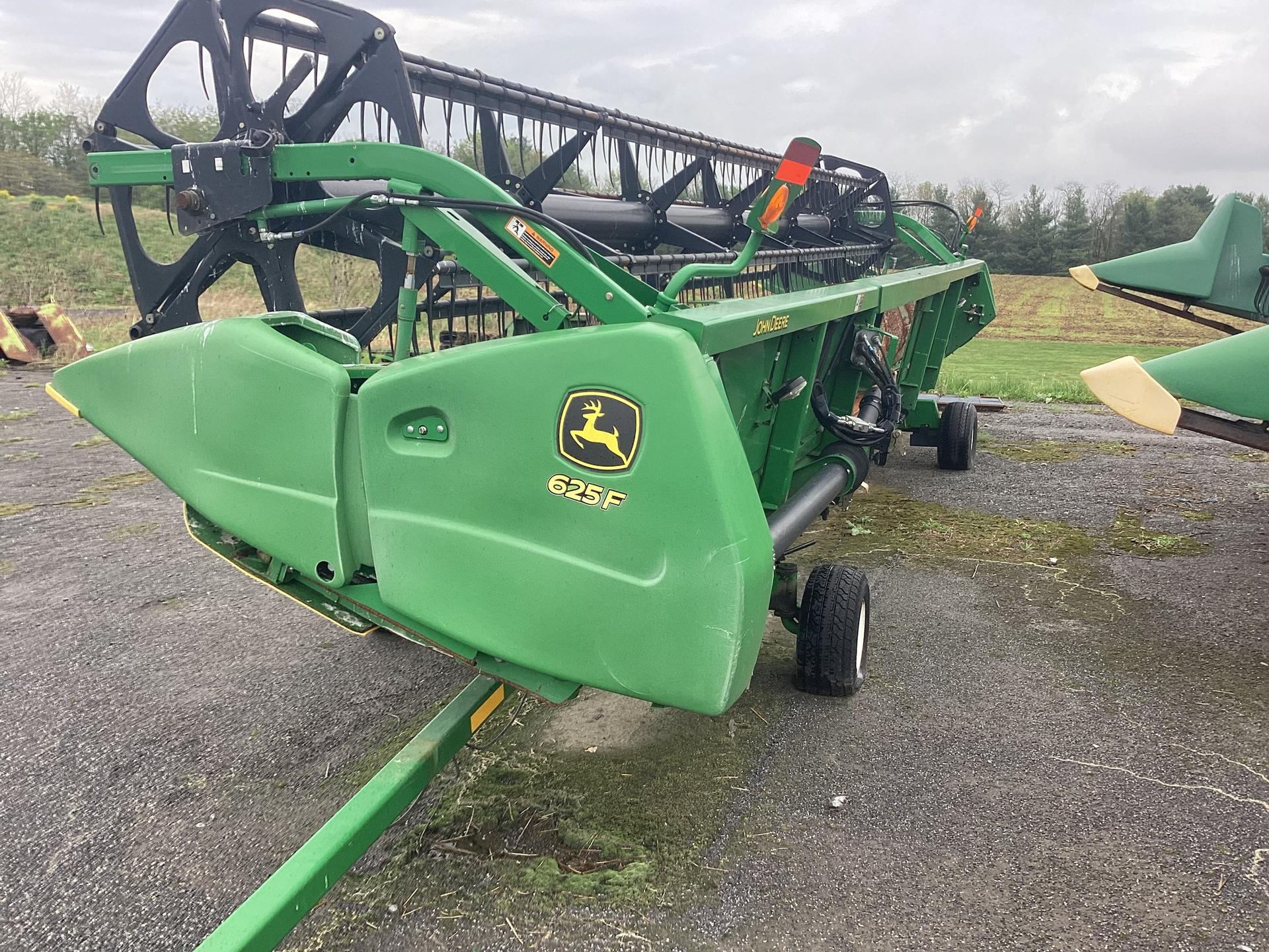 2004 John Deere 625F Image