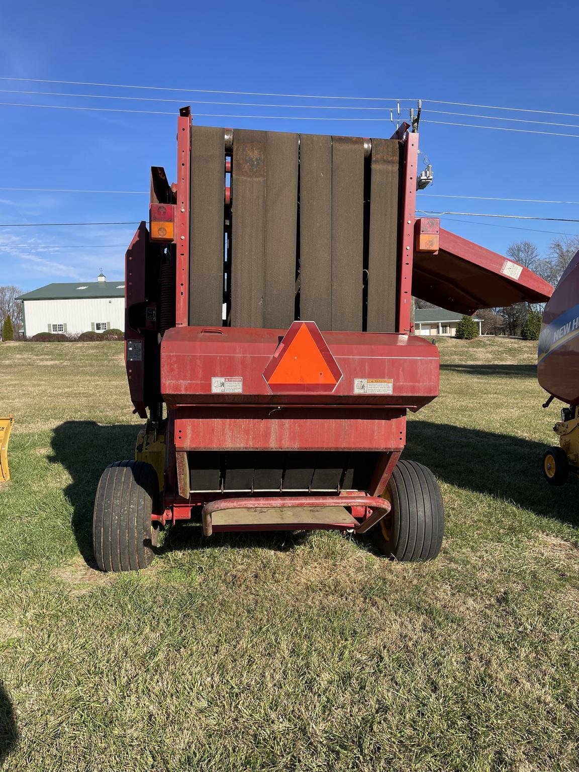 2011 New Holland BR7070 Image