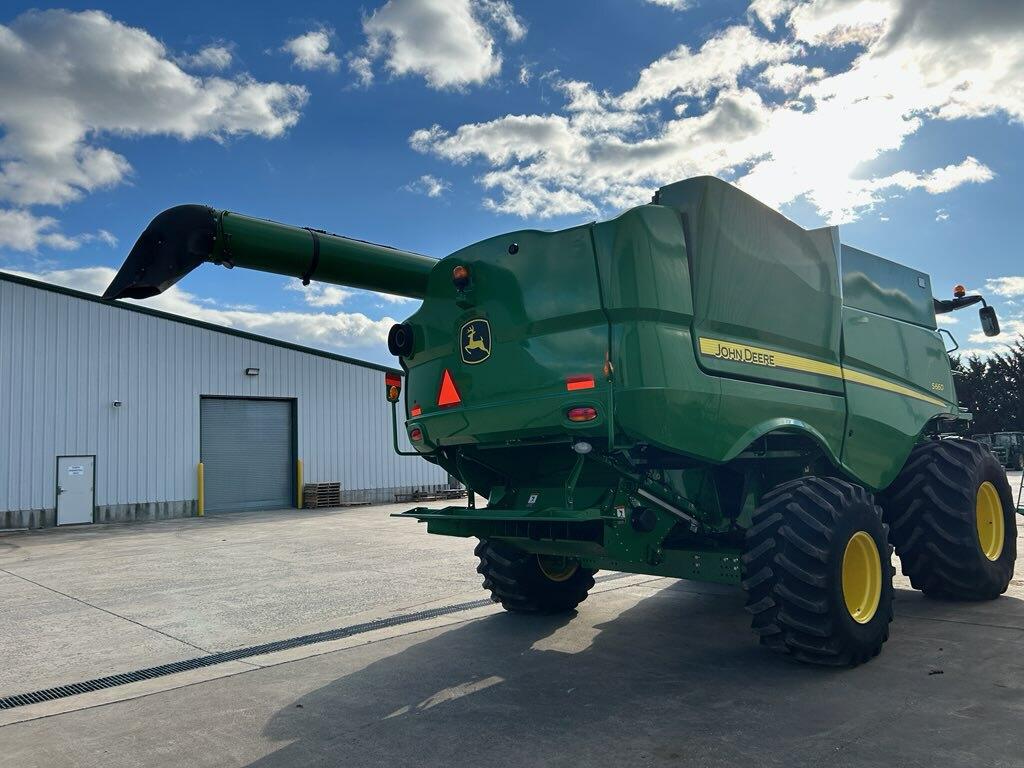 2017 John Deere S660 Image