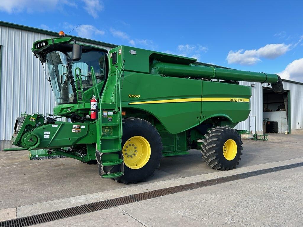 2017 John Deere S660 Image