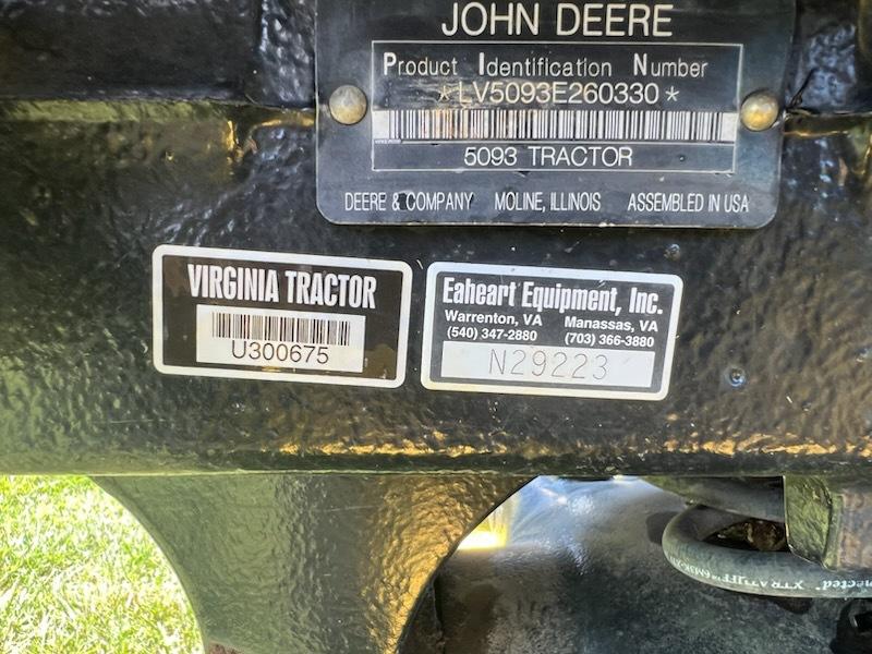 2010 John Deere 5093E Image