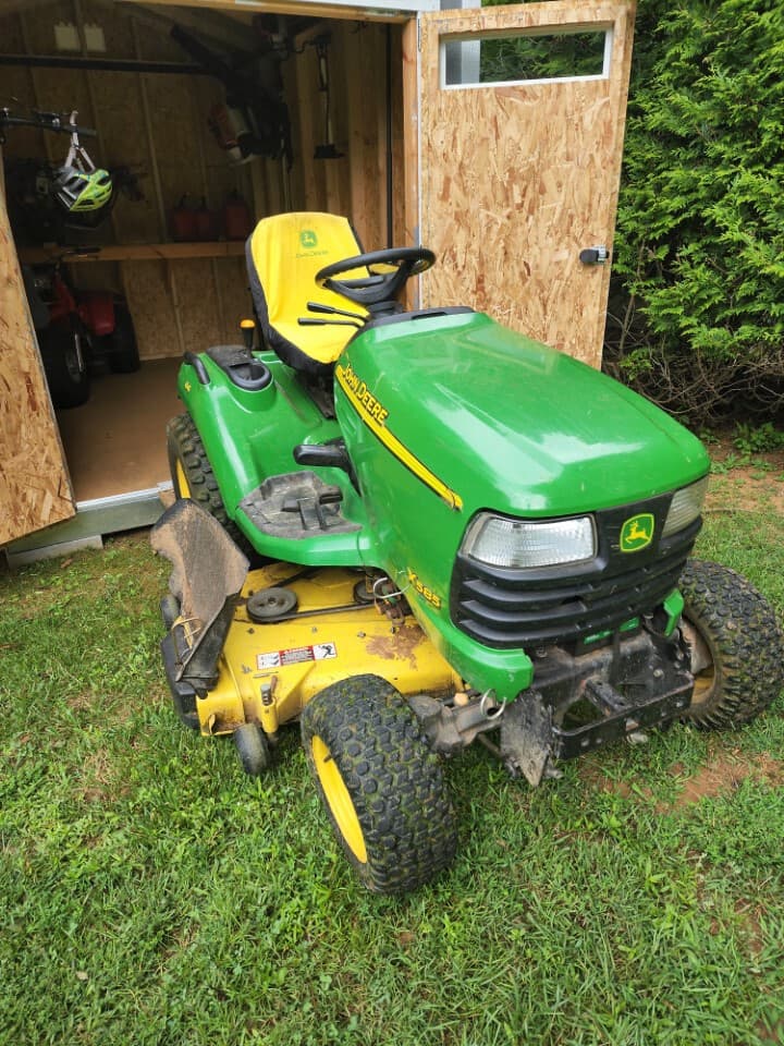 2002 John Deere X585 Image