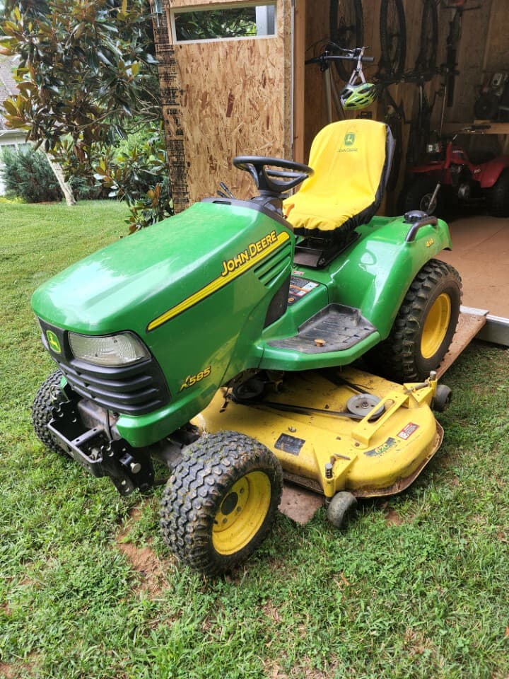 2002 John Deere X585 Image