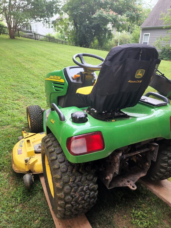 2002 John Deere X585 Image