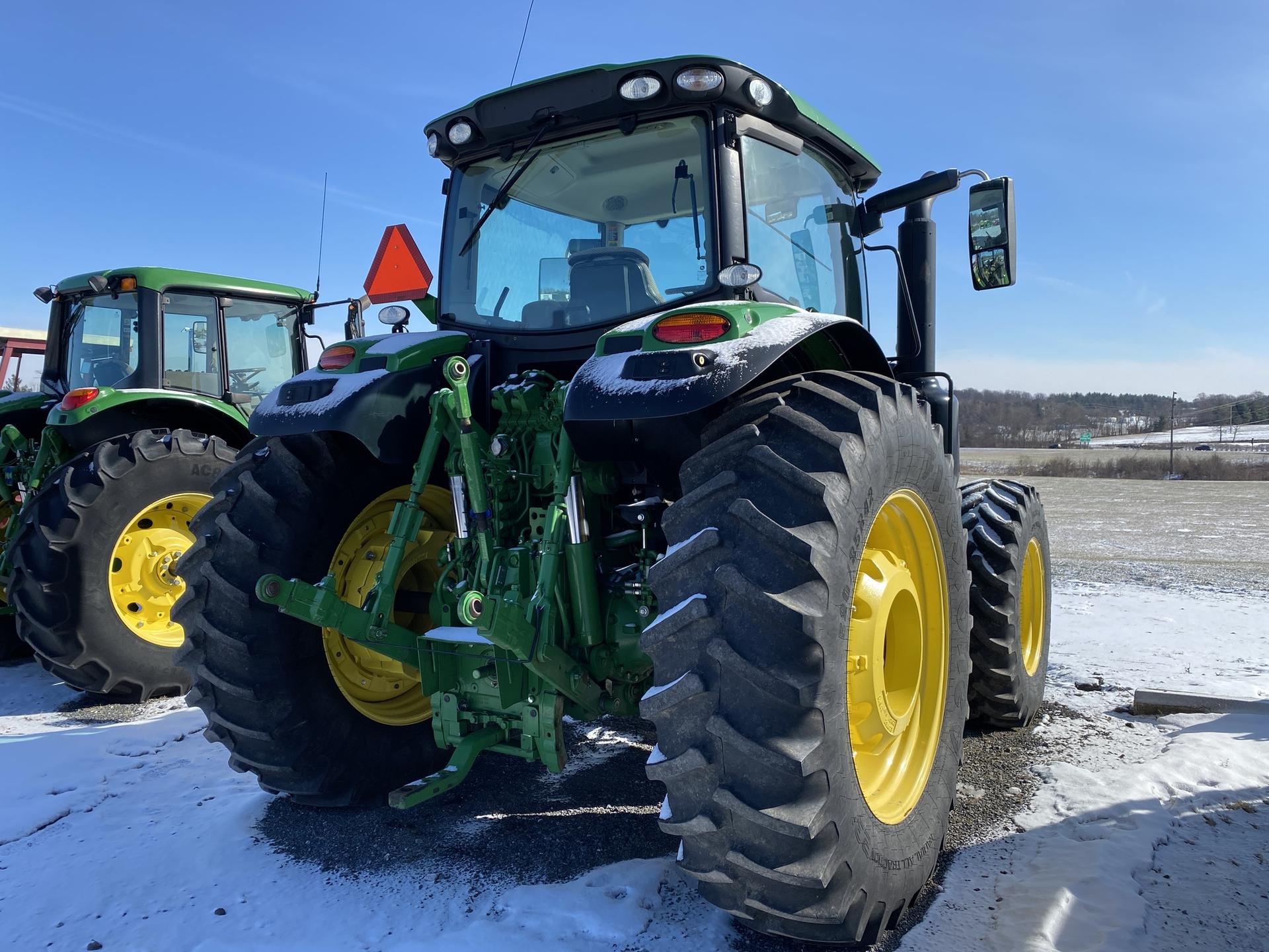 2015 John Deere 6195R Image