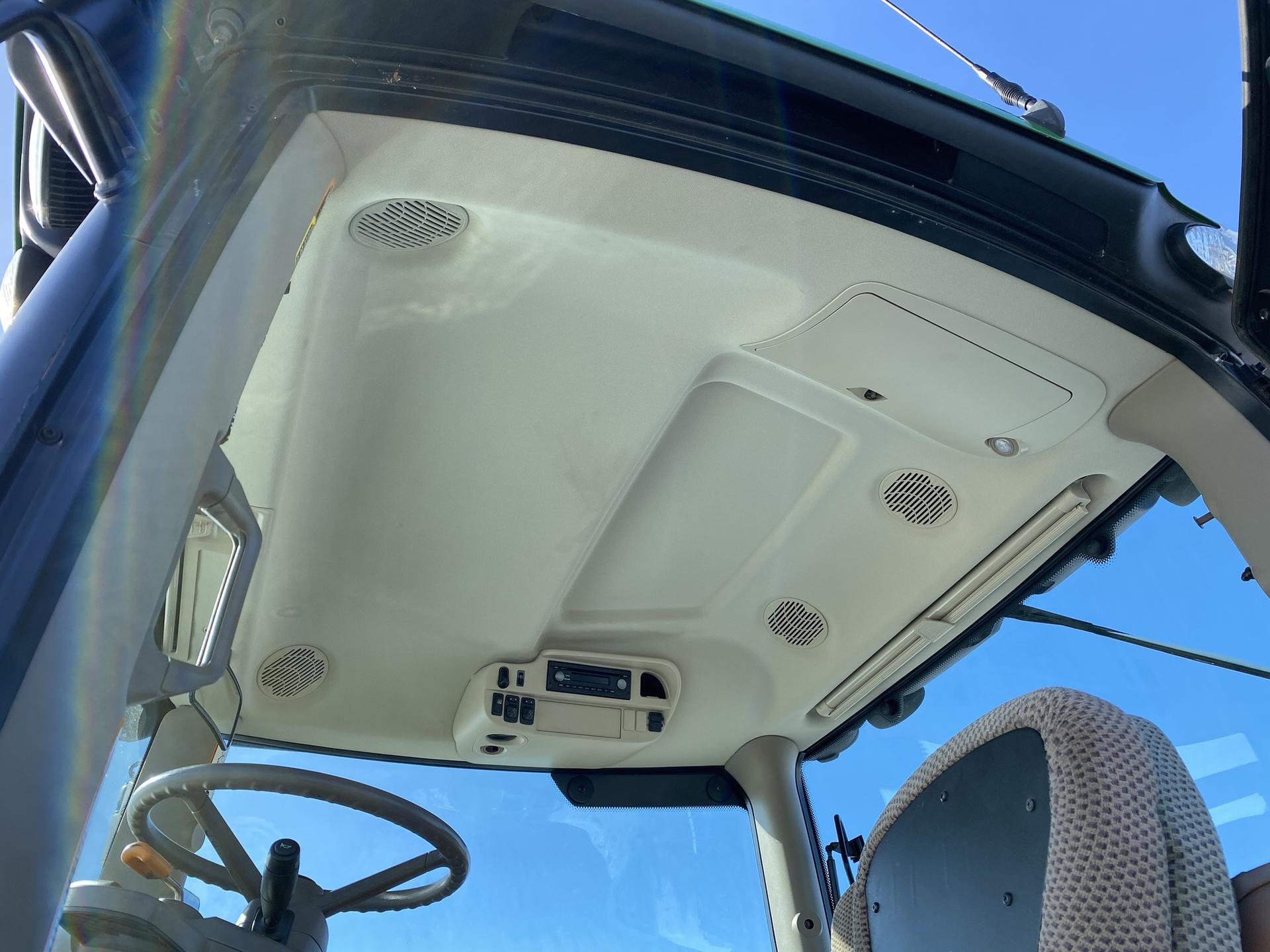 2015 John Deere 6195R Image