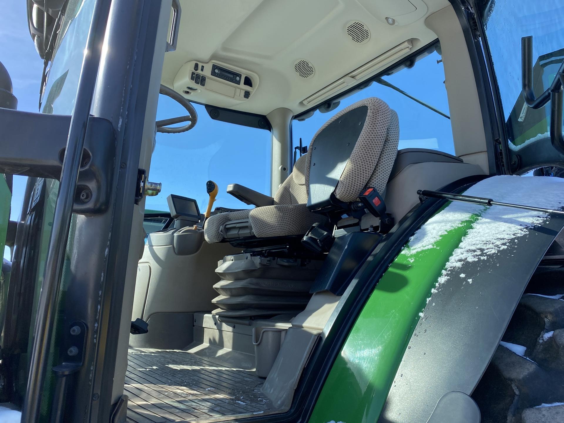 2015 John Deere 6195R Image
