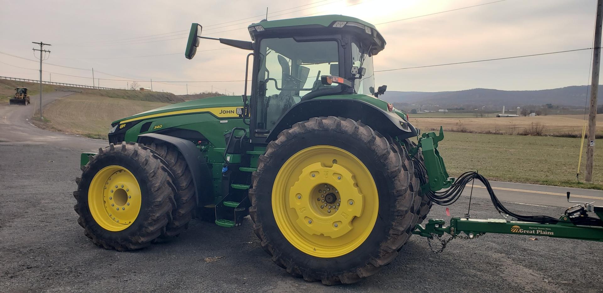 2021 John Deere 8R 340 Image