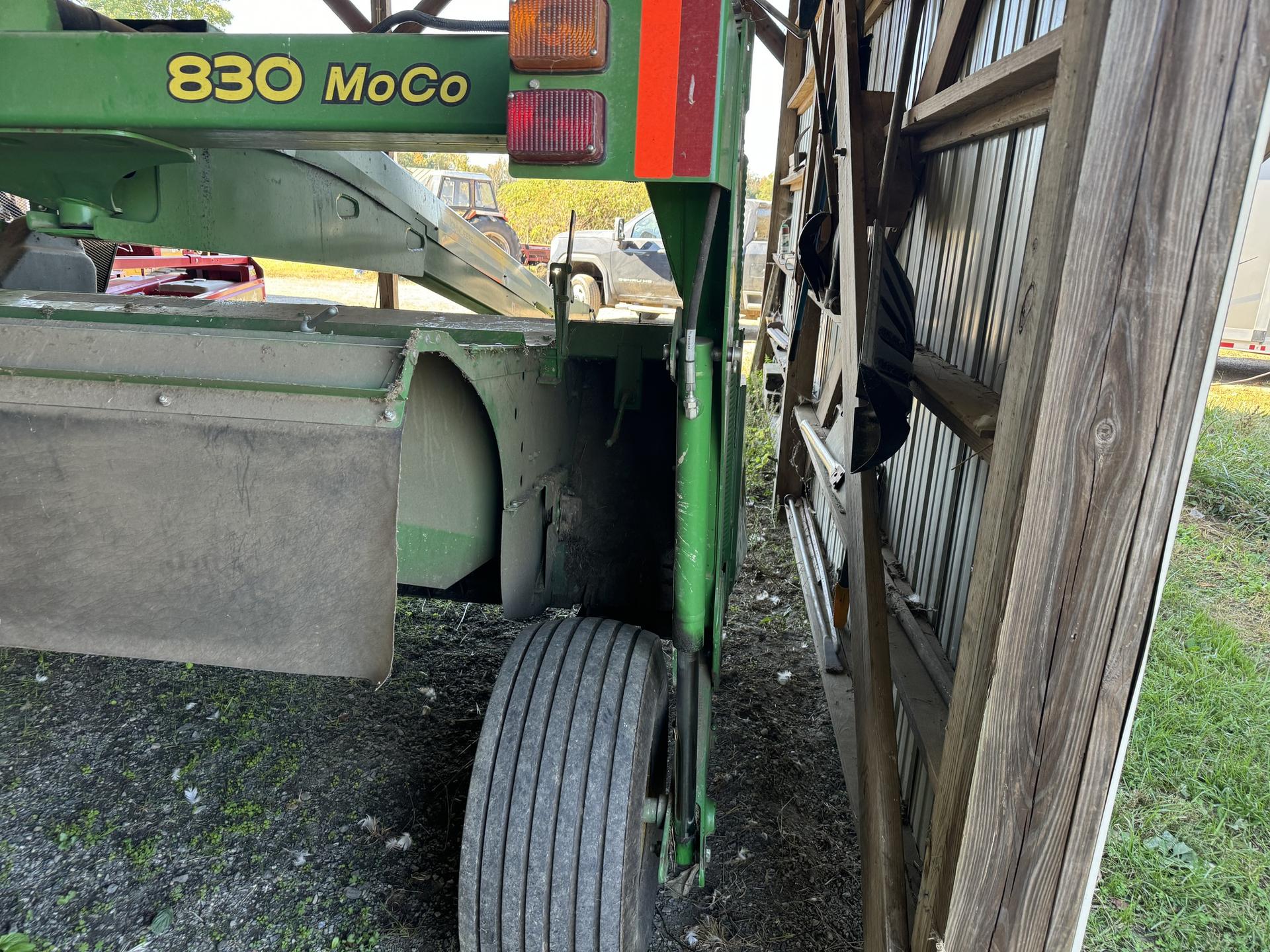 2016 John Deere 830 Image