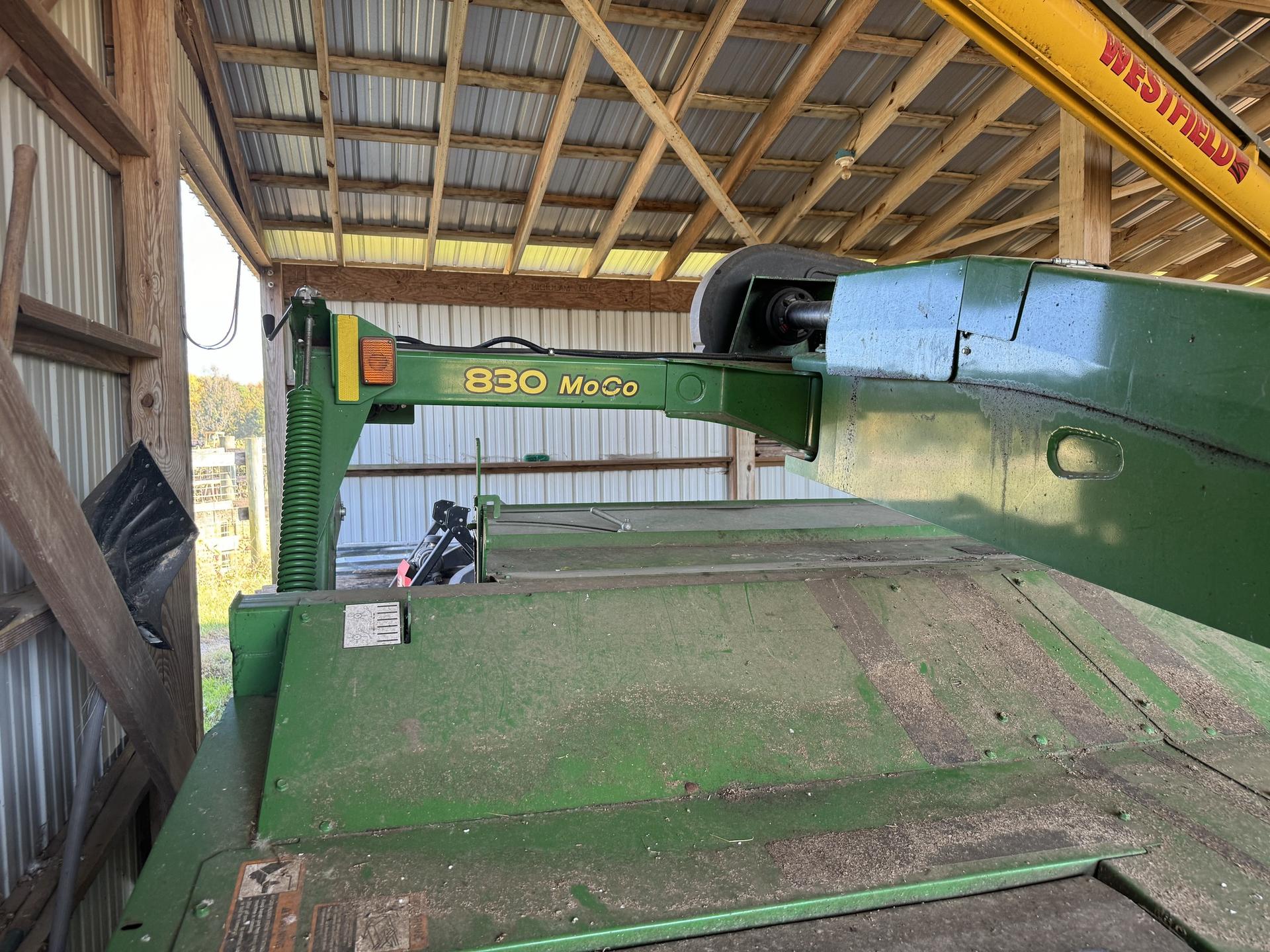 2016 John Deere 830 Image