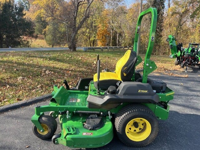 2023 John Deere Z735E Image
