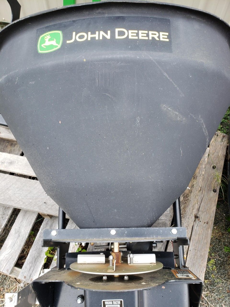 2016 John Deere LP49056 Image