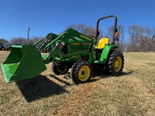 2015 John Deere 3038E Image