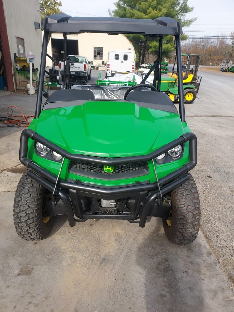 2023 John Deere XUV590E Image